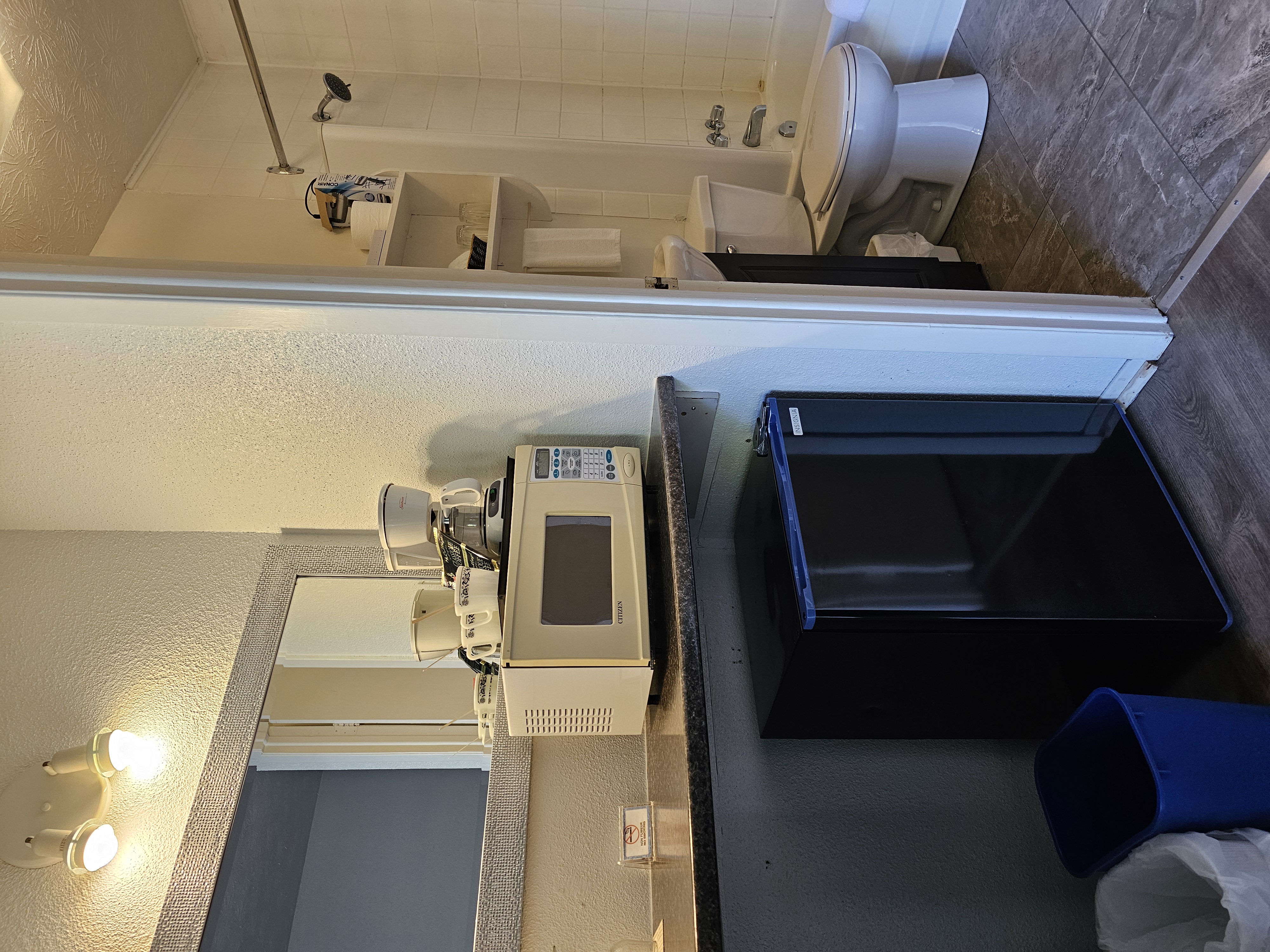 1 lit double de motel de l'outlet