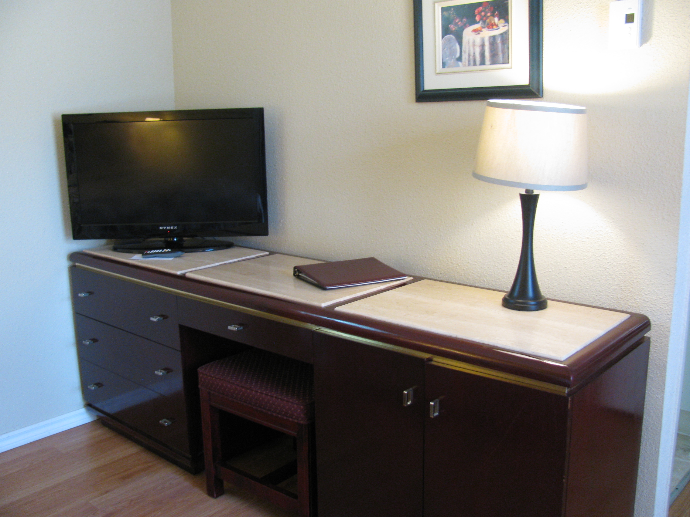 1 lit double de motel de l'outlet