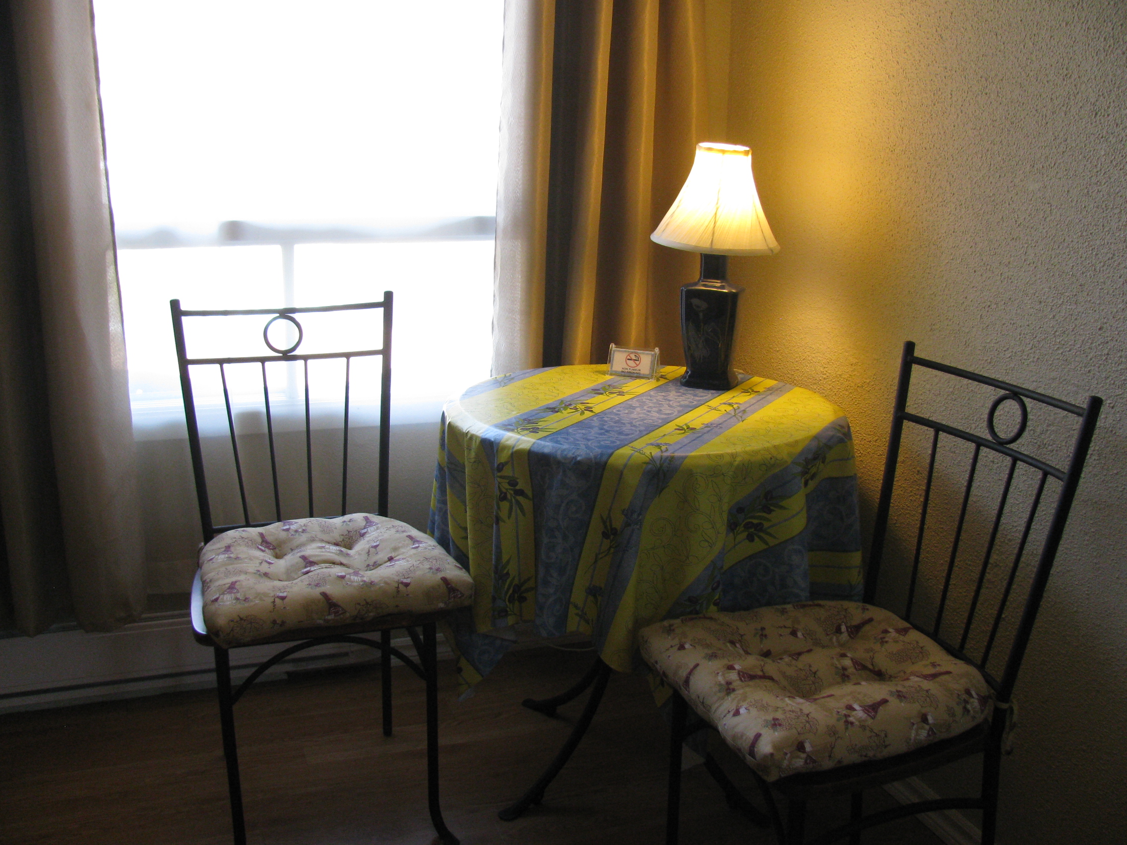 1 lit double de motel de l'outlet